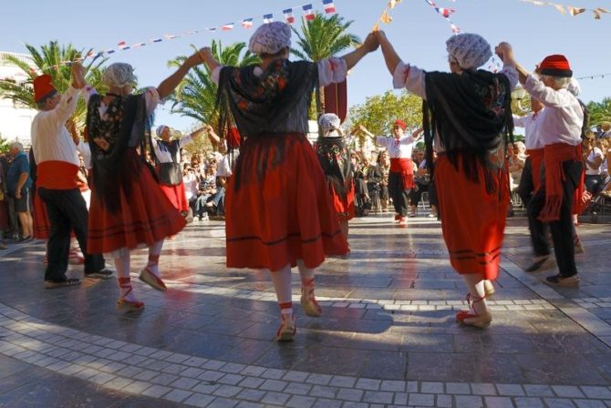 Banyuls-sur-Mer: Our Favourite Harvest Festival in France (and how you ...