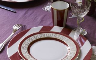 Marie Da&acirc;ge, <i>Peintre sur Porcelaine</i>