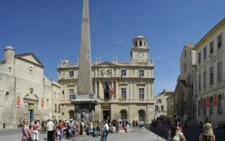 Sunny, Starry Arles