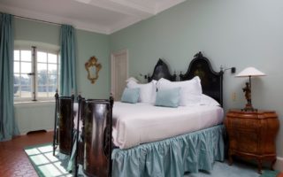 Villa Baulieu: A Vineyard Castle in Provence