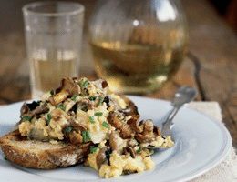Oeufs Brouilles aux Champignons Sauvages/Scrambled Eggs with Wild Mushrooms
