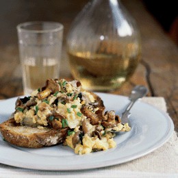 Oeufs Brouilles aux Champignons Sauvages/Scrambled Eggs with Wild Mushrooms
