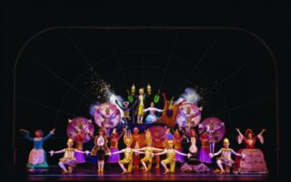 What to See in Paris: La Belle et la B&ecirc;te
