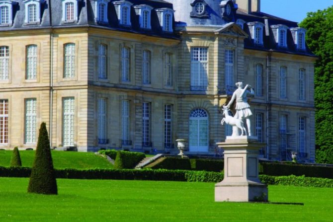 Day Trips from Paris: The Magnificently Restored Château de Champs-sur-Marne