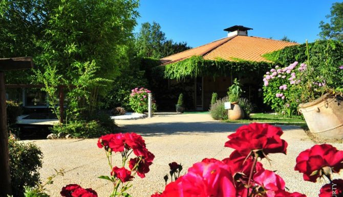 A Top Address Near Rochefort: Les Jardins du Lac