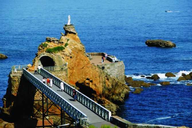Travel to the Coastal Resort of Biarritz
