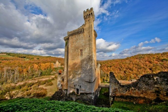 Château de Commarque: A Discovery in the Dordogne