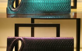 C&eacute;saire: Shopping for Handbags in France