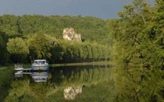 Rent a Houseboat and Discover France over the Water