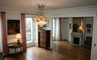 Paris Real Estate: A Dream Apartment on the &Icirc;le Saint-Louis