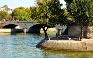 Parisian Walkways: &Icirc;le Saint-Louis