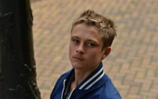 Film Reviews: La T&ecirc;te Haute (Standing Tall)