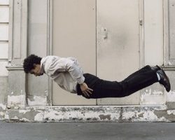 New York: Denis Darzacq, “The Fall”