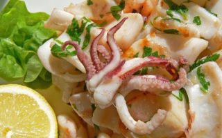 Pasta with Squid, Mushrooms, Cream and Prosciutto
