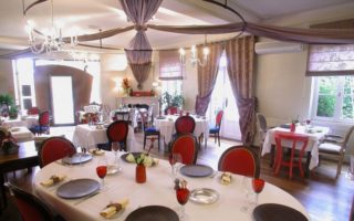 Vir&eacute;: Le Relais de Montmartre
