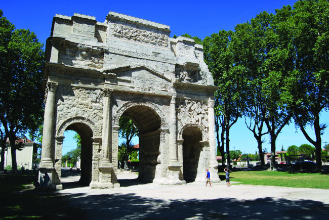 A Trip to the Historic Towns of Orange and Arles in Provence