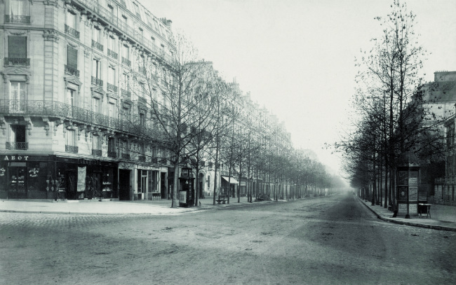 Read the Signs: Boulevard Haussmann in Paris