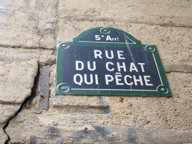 Read the Signs: Rue du Chat qui Pêche in Paris
