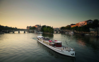 Restaurants in Paris: Don Juan II, An Elegant Yacht on the Seine