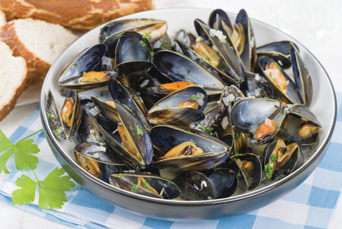 French summer seafood: moules marinières