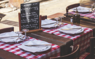 Au Restaurant: Learn French Language & Etiquette