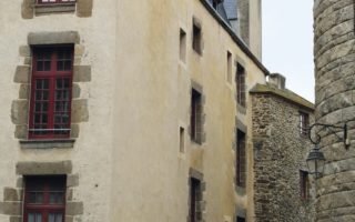Read the Signs: Rue du Chat-Qui-Danse in Saint-Malo