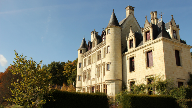 Loire Valley Vineyards: Merrymaking Days at the Château du Petit Thouars
