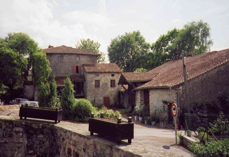 Montrol-Sénard: The Village That Has Become a Museum