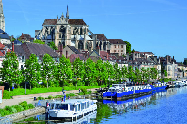 The Peace of Wild Things: Cruising the Canal du Nivernais in Burgundy