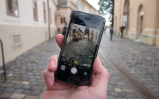 EU Bans Mobile Roaming Charges