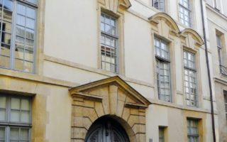 Read the Signs: Rue des Lions in Paris