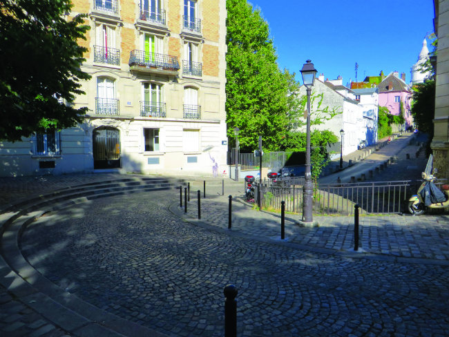 Parisian Walkways: Forgotten Montmartre
