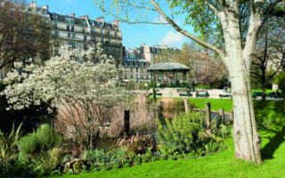 Exploring the Arts et Métiers-Temple District in Paris