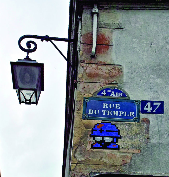 Read the Signs: Rue du Temple in Paris