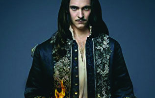 French Film and TV Reviews: Versailles, the Hot TV Series