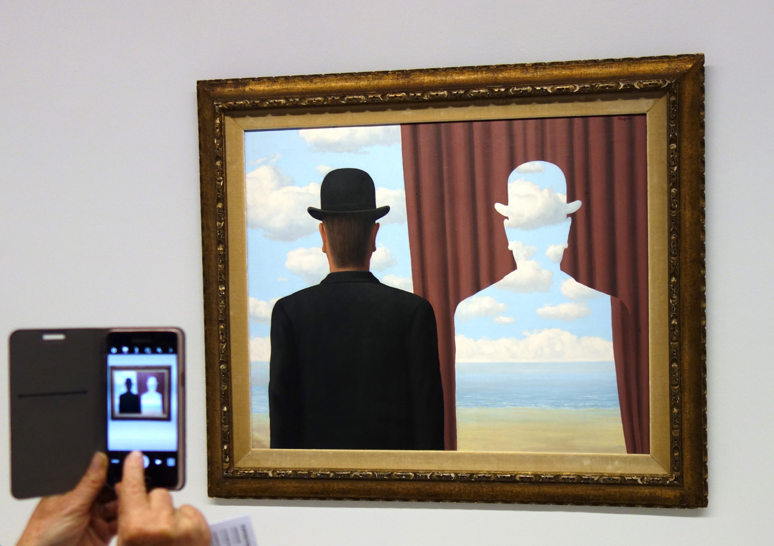 magritte-the-treachery-of-images-edited-by-didier-ottinger