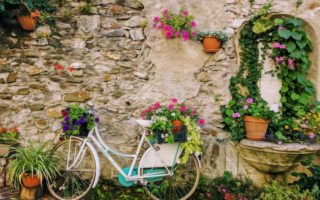 Biking in the Buff: Cyclonudista Arrives in France for the First Time