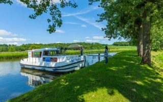 Boat vs Bike in Burgundy