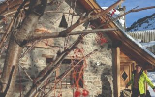 Le Dernier Mot: Odd Woman Out