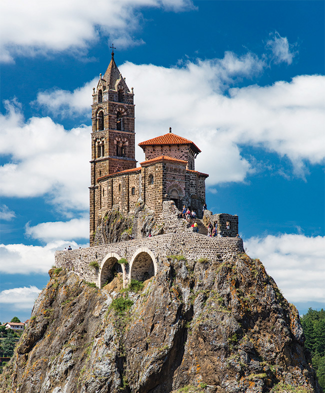 12 Unmissable Places in the Auvergne