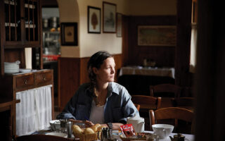 French Film Review: Hold Me Tight