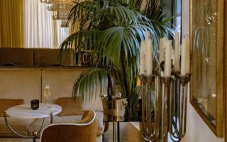 Restaurant review : Paris icon Caviar Kaspia dazzles Los Angeles