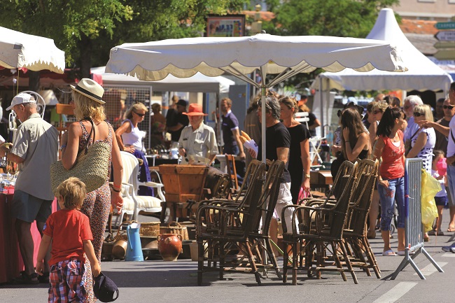 17 Best Markets in Paris for Food, Antiques and Bric-à-Brac