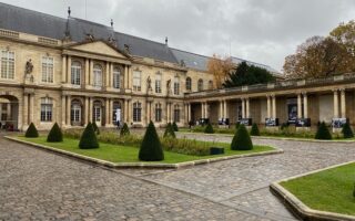 Carnet de Voyage: a Dive into the Archives