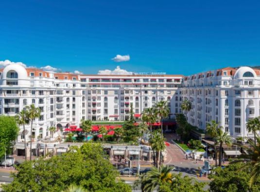 The History Behind Cannes’ Most Star-Studded Hotel ...