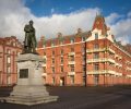 Guise Familistere_Godin statue