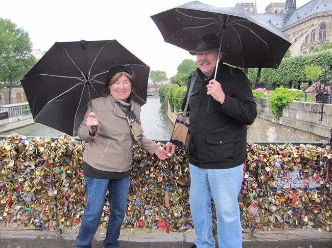 Carnet de Voyage: Finding Love in Paris 