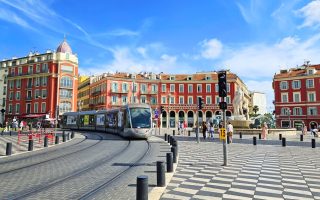 Carnet de Voyage: a Golden Wedding Anniversary in Nice  