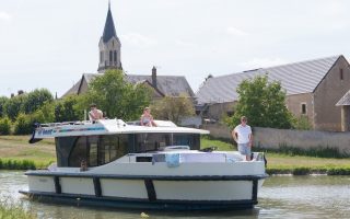 5 Reasons to Choose Le Boat for your Next Boating Trip to France