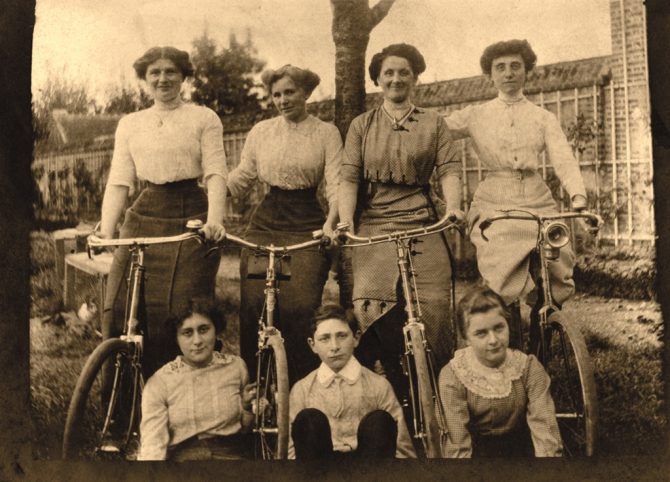 My Life in Paris: Cycling Parisiennes